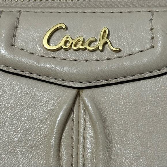 Coach Vintage Cream Ivory Leather Gold Logo Hardware Ashley Zip Around Wallet - Picture 5 of 8